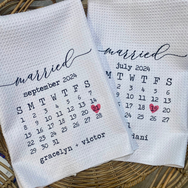 Wedding Date Dish Towel, Calendar Anniversary Gift, Personalized Newlywed Tea Towel, Engagement Gift, Wedding Announcement, Kitchen Gifts