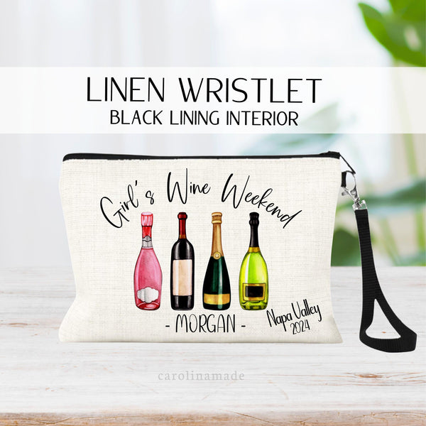 This linen bag features 4 wine bottles in the center. All the text is customizable. The text shown says: Girls wine weekend, personalized with a name, destination and date.